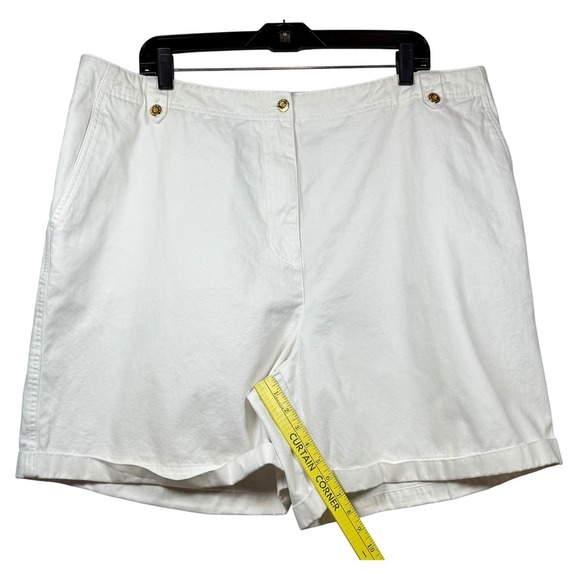 Lauren Ralph Lauren 100% Cotton Shorts, White with Gold Button Detail, Size 20W - Picture 6 of 7